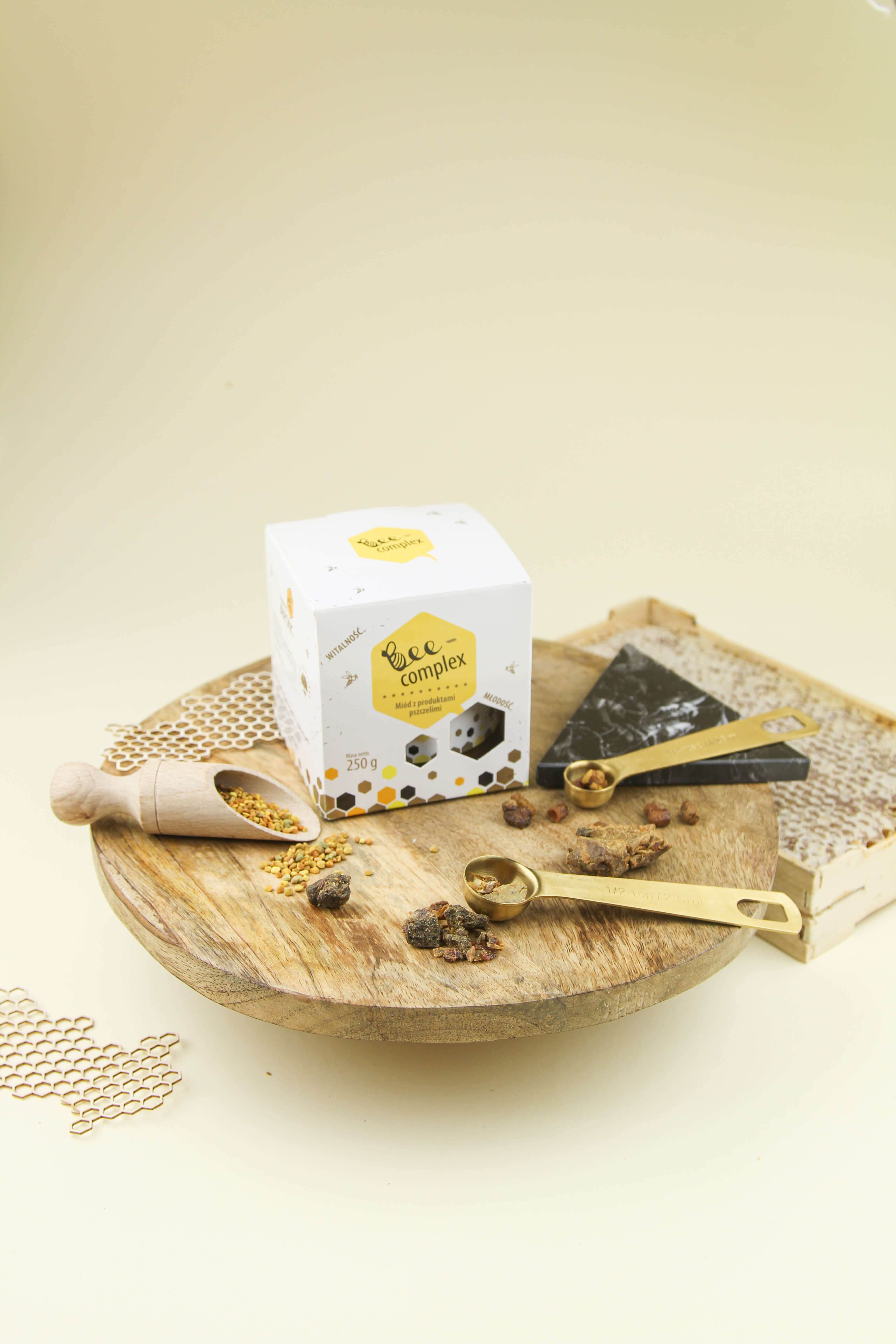 Bee complex (miód z produktami pszczelimi) 250 g - Sądecki Bartnik